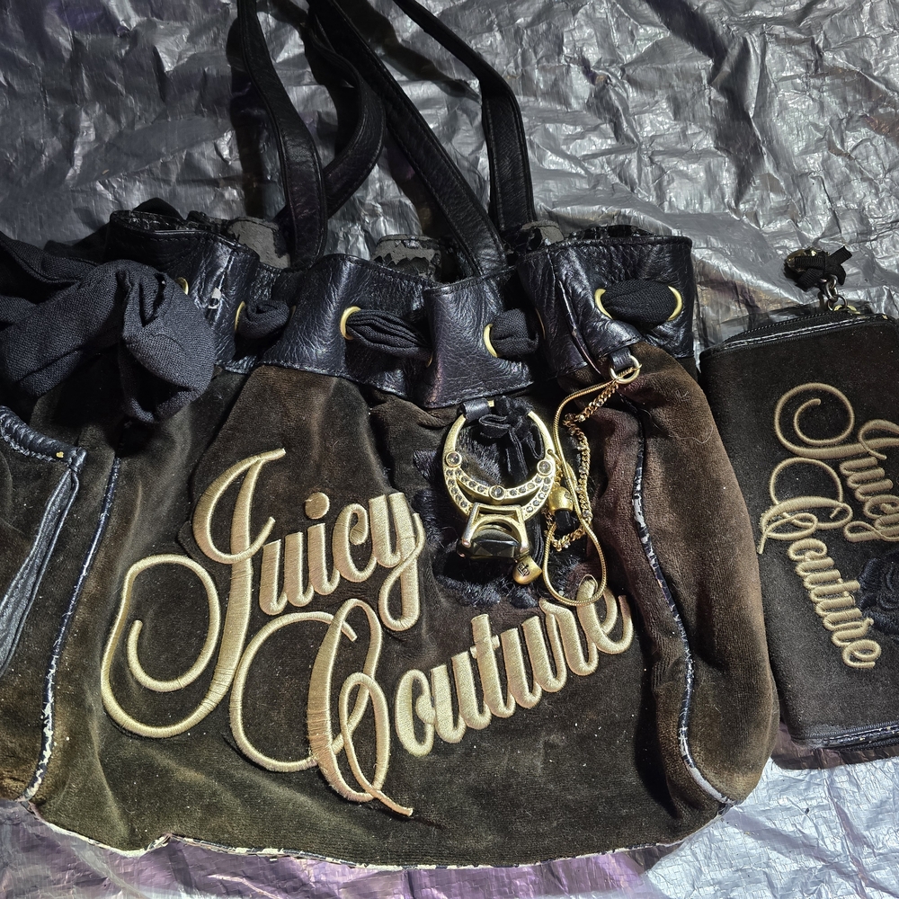 Juicy Couture Black and Gold Velvet Shoulder Bag MAJOR PEELING + Wallet